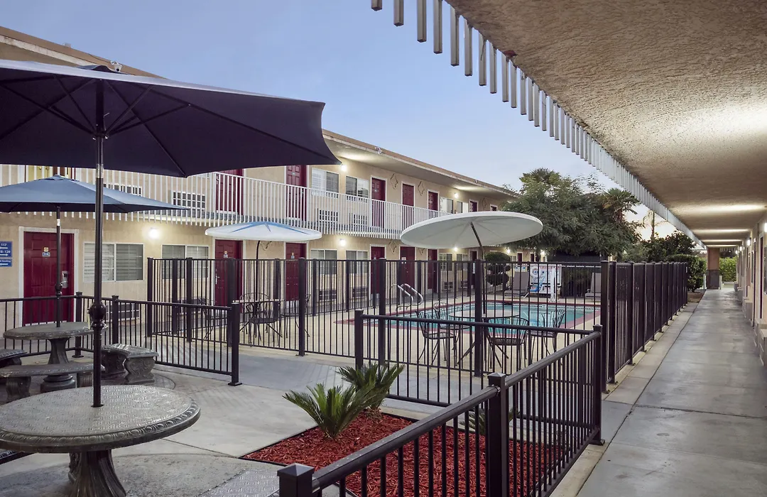 Dream Inn-1